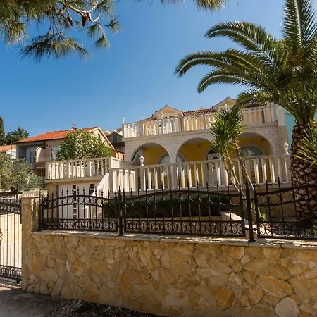 Apartment Barbara Trogir